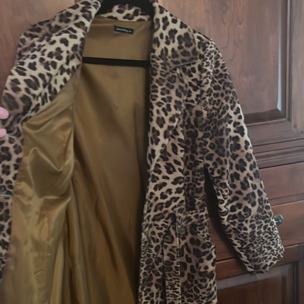 Bentley a. cheetah print Knee length coat, size large - Picture 7 of 8